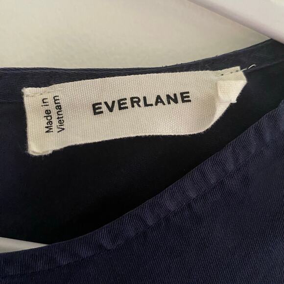 Everlane The Drape Dark Blue Blouse Lyocell Tencel Short Sleeves Womens Size 12 - Picture 6 of 10